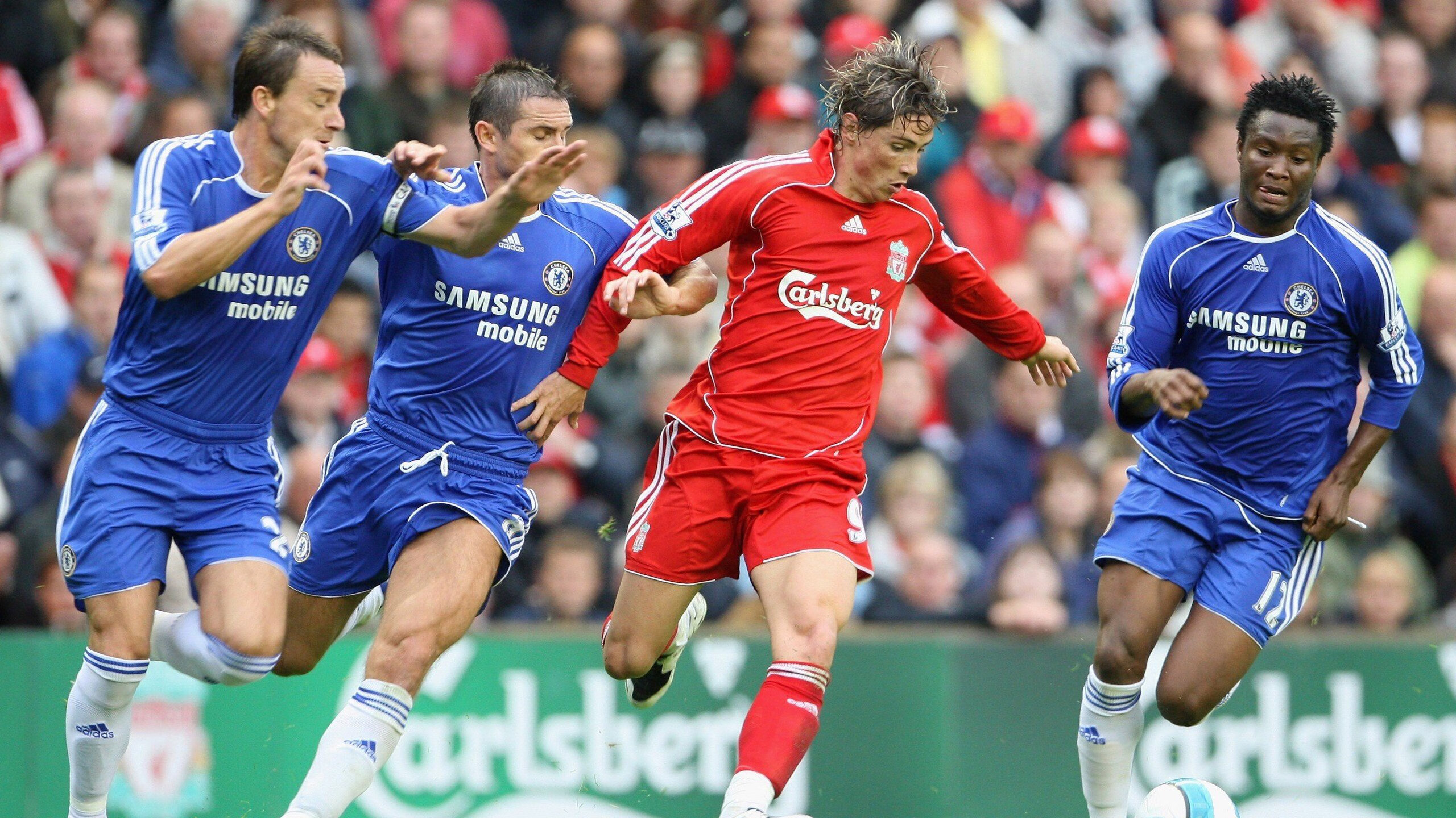 国家德比硝烟未散，尼克斯隔空抢戏，当足球与篮球在同一夜碰撞