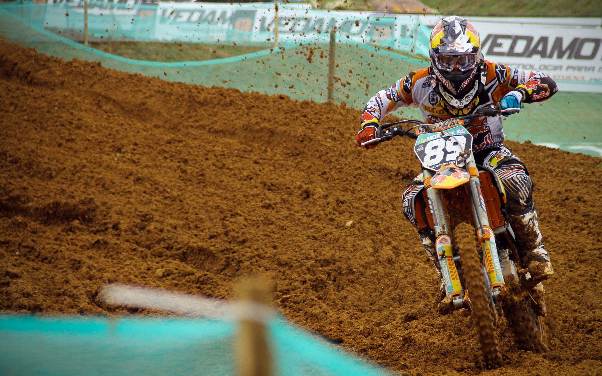 从卡灵顿到世界杯，当足球的权杖从中场开始交接